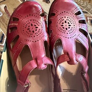 Earth Red Leather Cutout Slingback Sandals